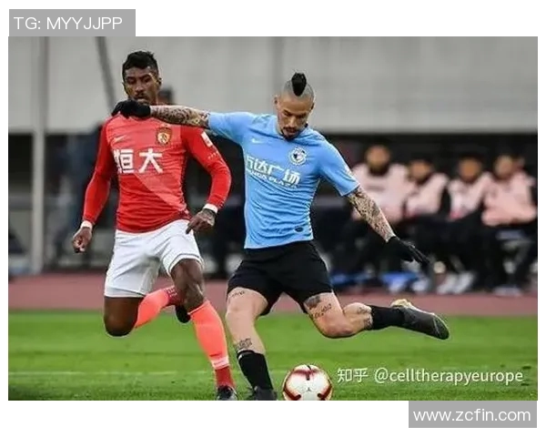 从街头小子到绿茵传奇足球明星的成长与奋斗之路